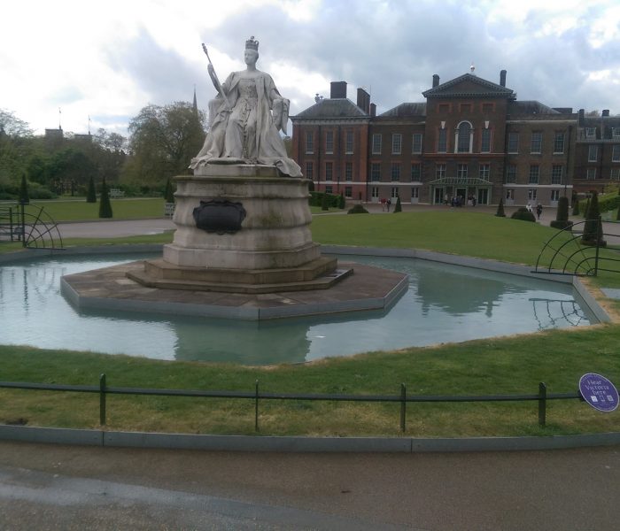 Book Guide to Queen Victoria