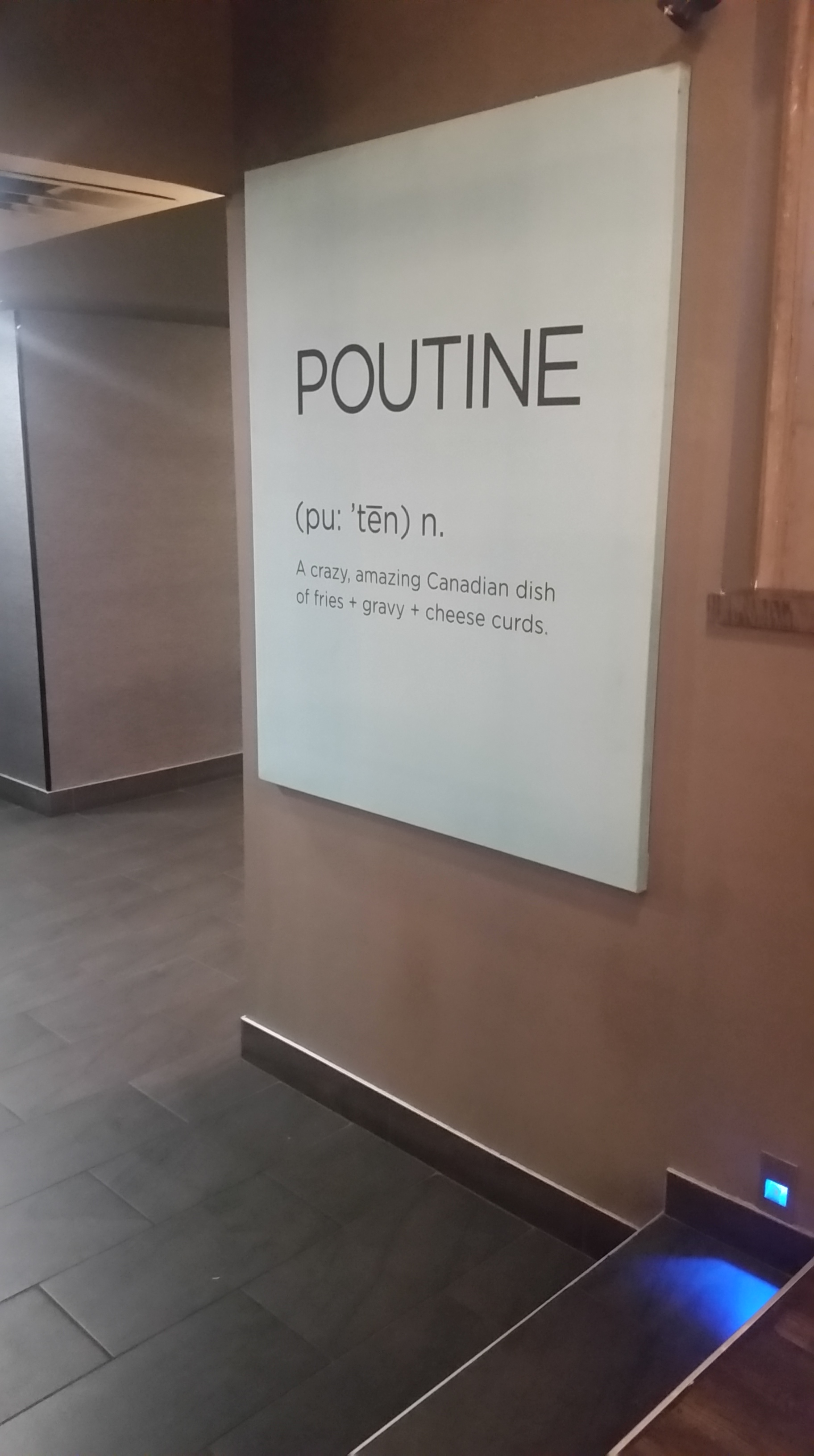 Toque poutine.jpg