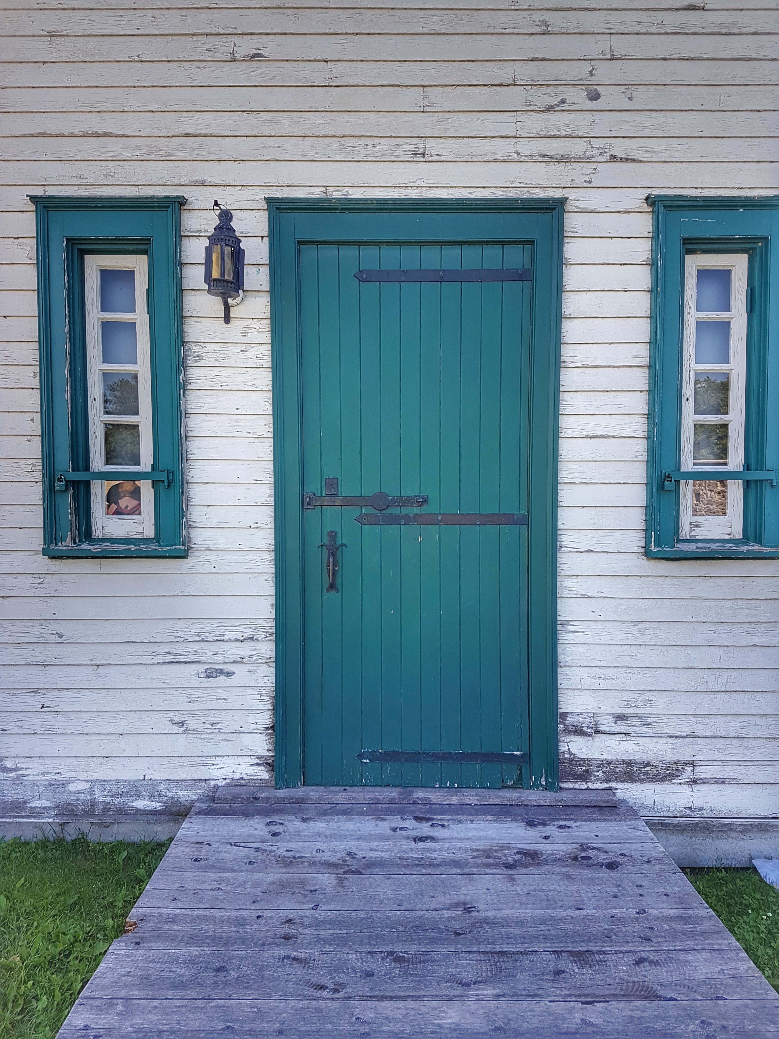 lower Fort Garry Green door