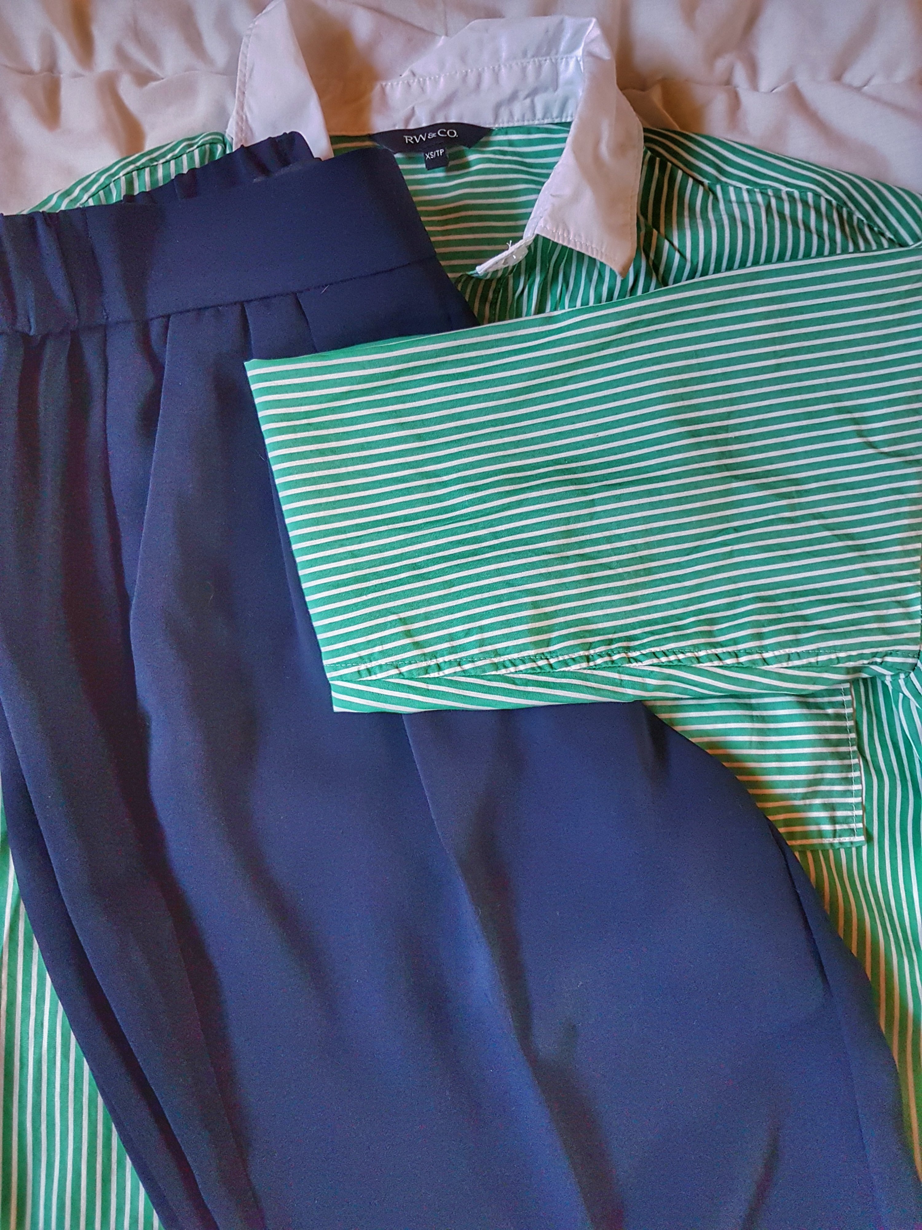 navy neutral with green1739926752..jpg