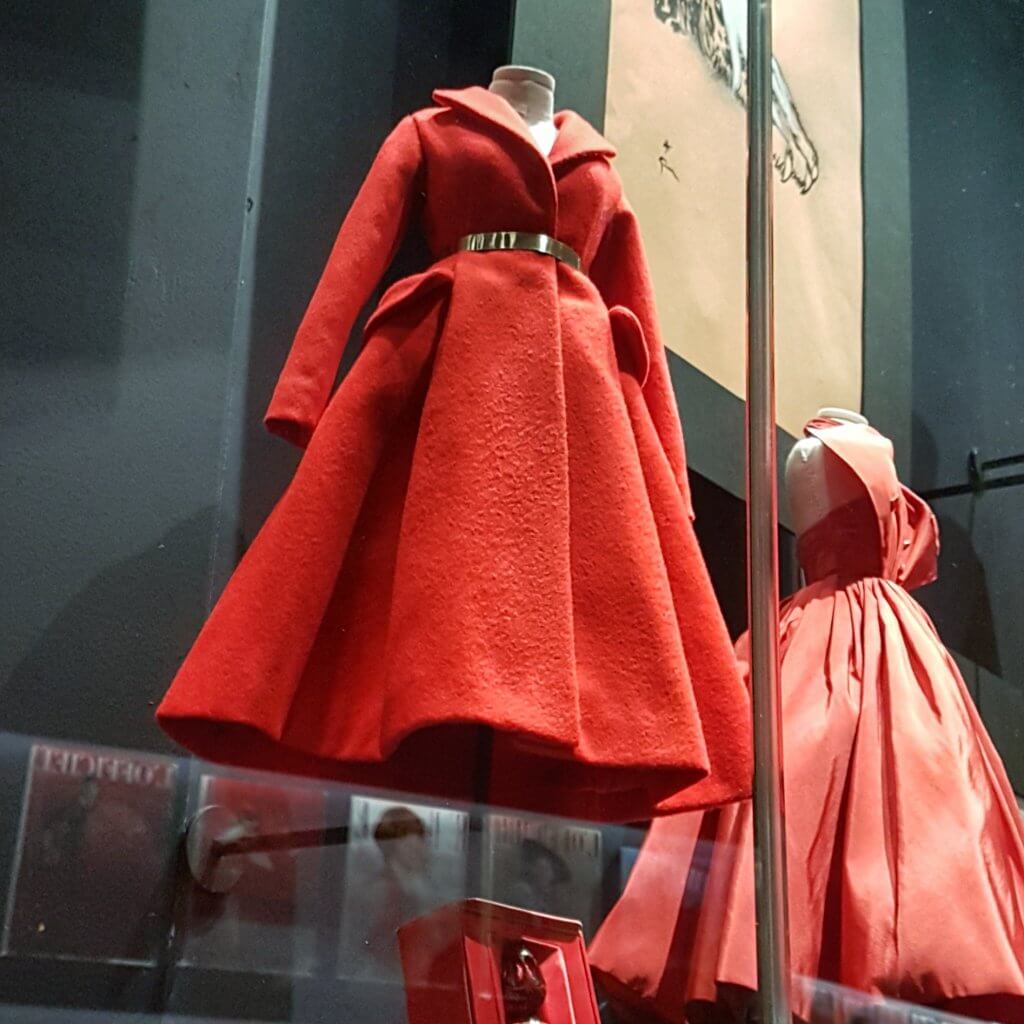Diorama red miniature dresses