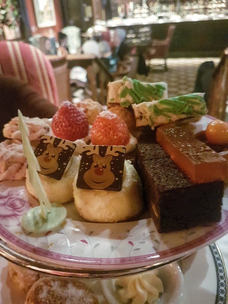 Fairmont Royal York tea desserts