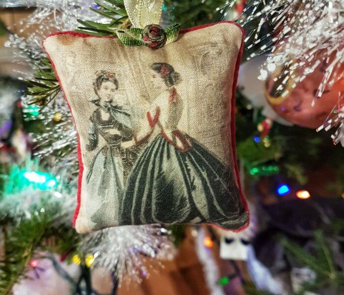 Ornament of the Day: Vintage Fashion Ornament