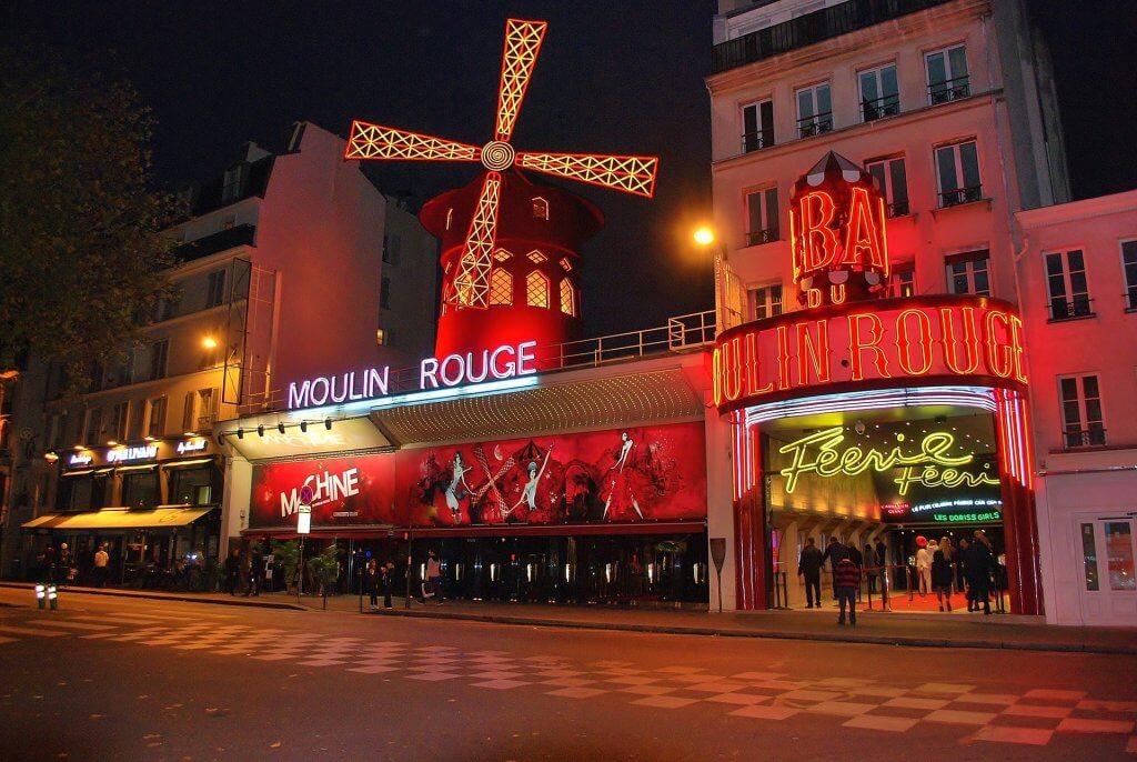 Moulin Rouge Front