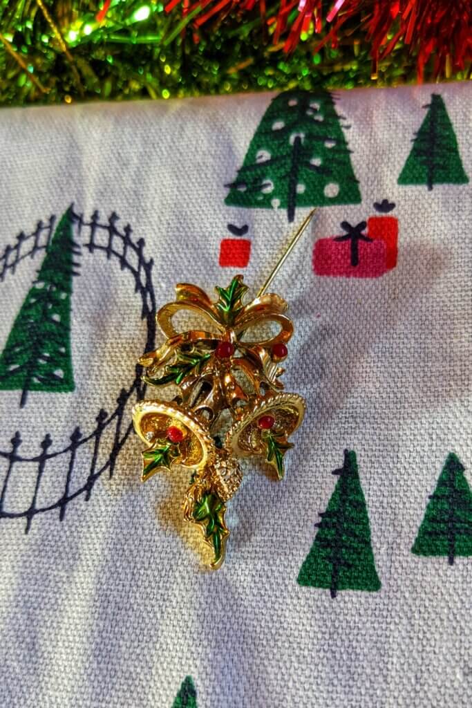 Vintage Christmas brooch