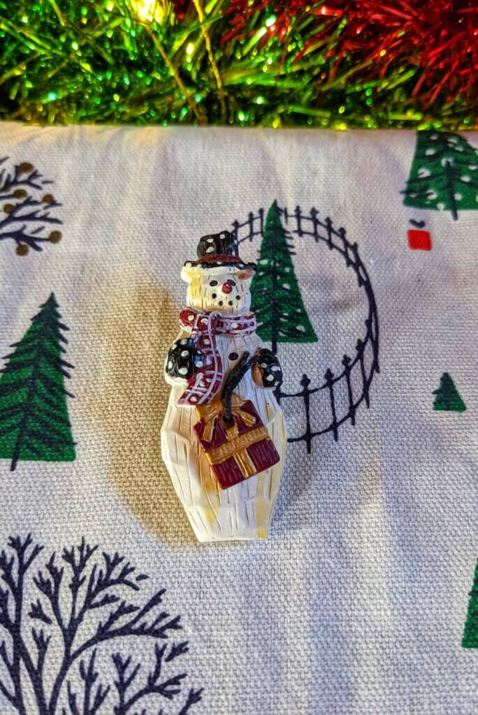 snowman Christmas brooch