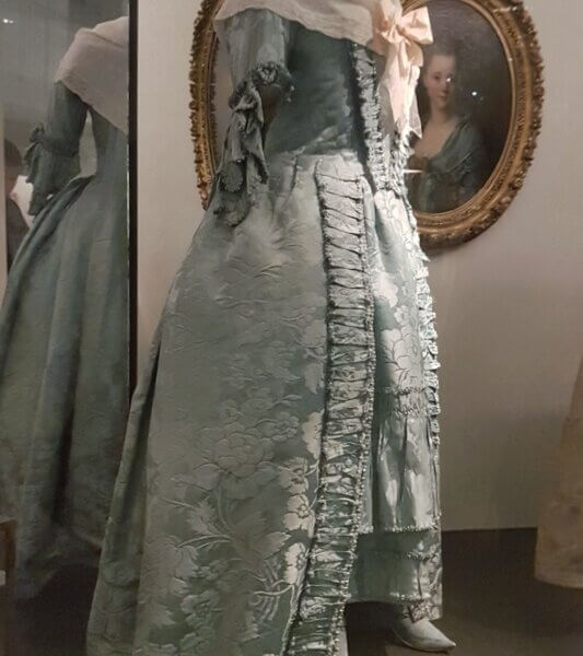 Style Bite: 1750s Sackback Gown