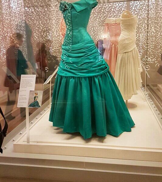 Style Bite: Princess Diana’s Green Gown
