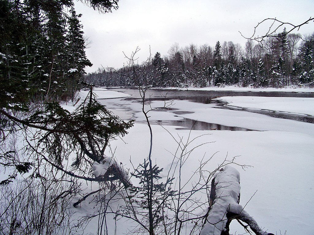 Picture of river in winter