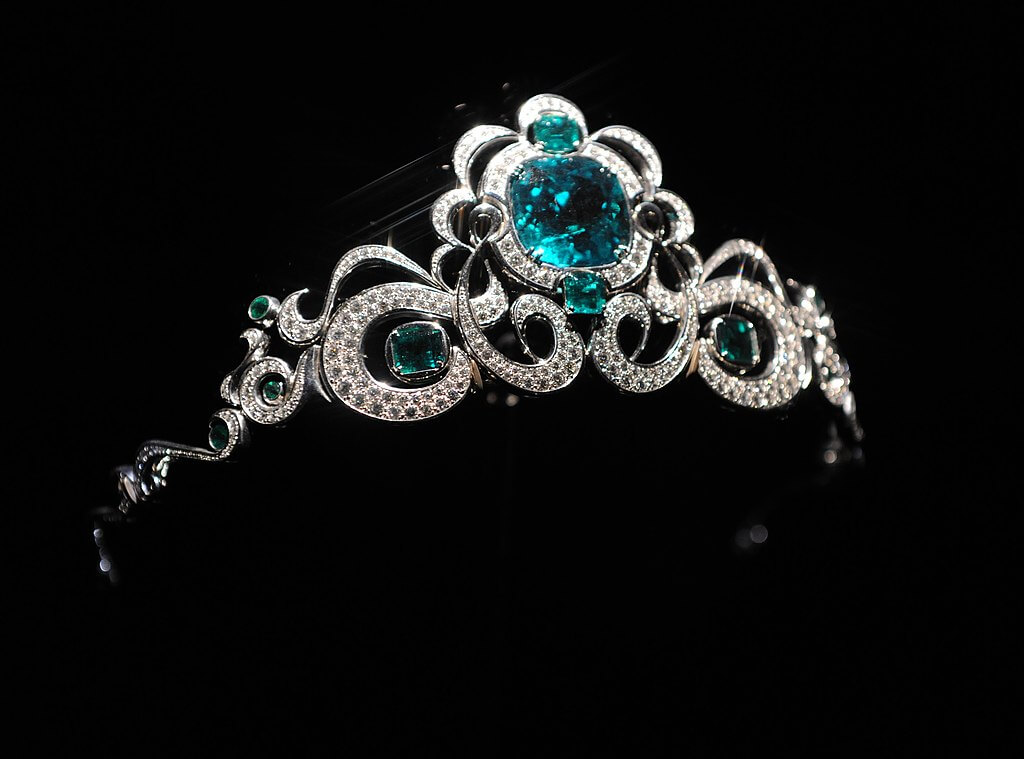 Diamond and emerald tiara
