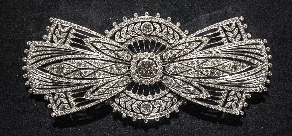 Diamond Boucheron bow brooch