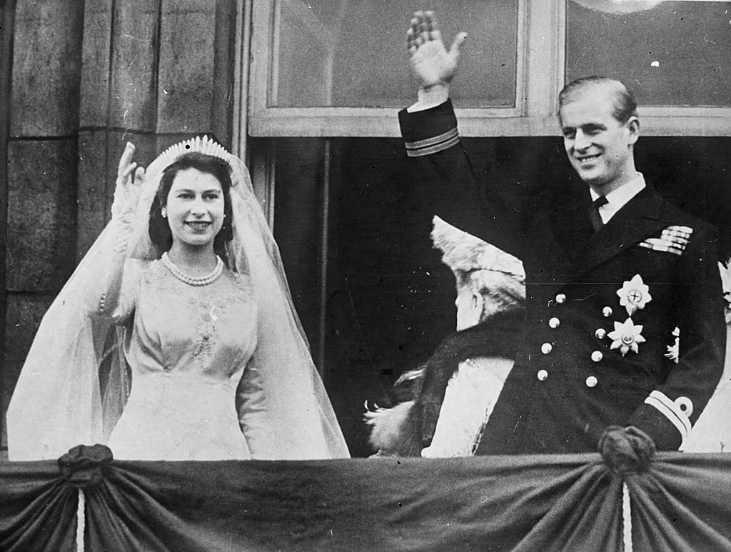 Princess Elizabeth and the Duke of Edinburgh on the Buckingham Palace balcony after their wedding