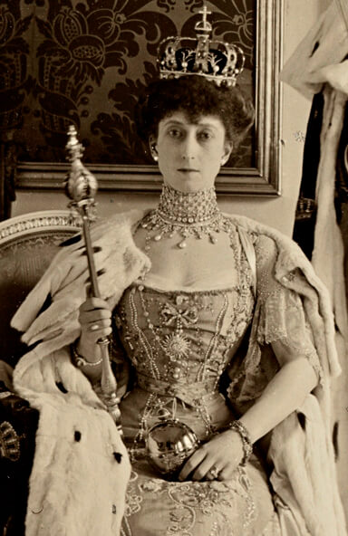 Coronation photograph of Queen Maud of Wales