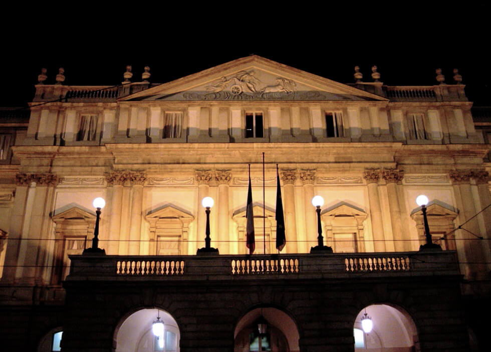 Teatro Alla Scala exterior at night