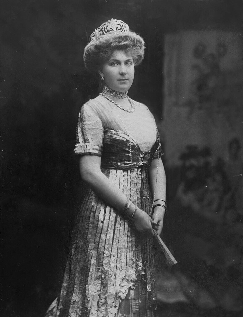 1910 portrait of Queen Victoria Eugenie of Spain