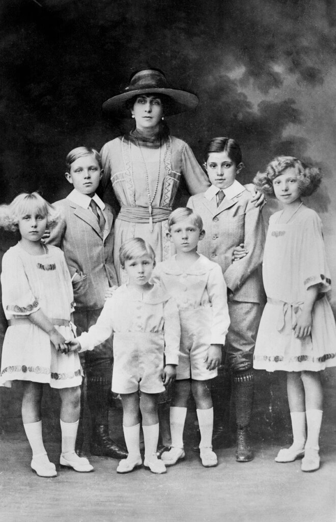 Queen Victoria Eugenie of Spain and her children